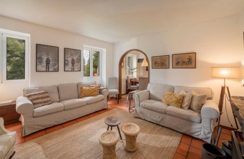 Camacha House | Casa da Cebola by An Island Apart