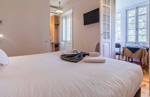 Santa Maria e Sao Miguel House | Casa da Estefânea | Quarto 7 Self Check-in Online