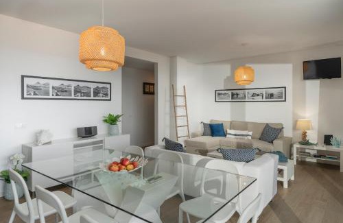 Vila Baleira House | Casa da Maresia by An Island Apart