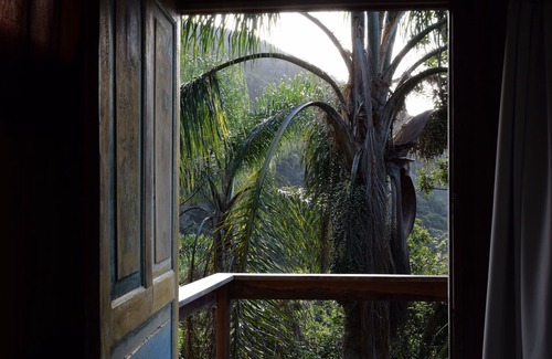 Pantano do Sul House | Casa da Marilia on Matadeiro beach, woods overlooking the sea and peace