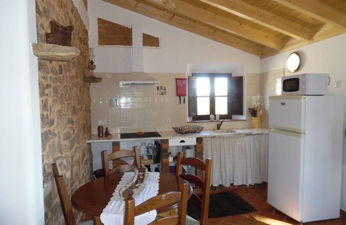 Baiona Villa | Casa da Pedra - Cosy Country House - private terrace, swimming pool, tenis table