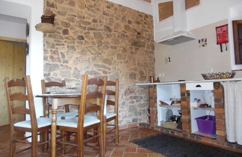 Baiona Villa | Casa da Pedra - Cosy Country House - private terrace, swimming pool, tenis table