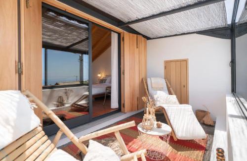 Prazeres House | Casa da Raposeira by An Island Apart