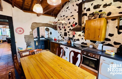 Angra do Heroismo House | Casa da Serreta 15 by PontaNegraAzores
