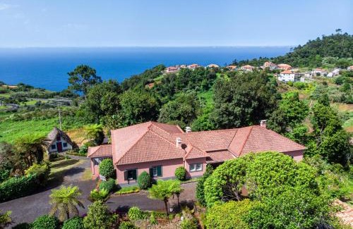 Santana House | Casa da Tia Clementina
