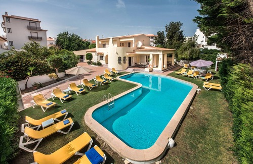 Santa Eulalia Villa | Casa Das Amendoeiras. Popular for stag & hens as well as a family favourite! 🥳