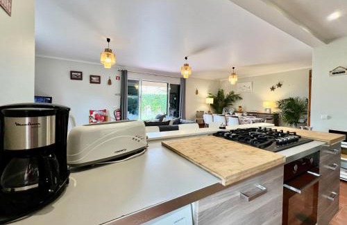 Campo de Baixo Villa | Casa das Ondas by AnaLodges