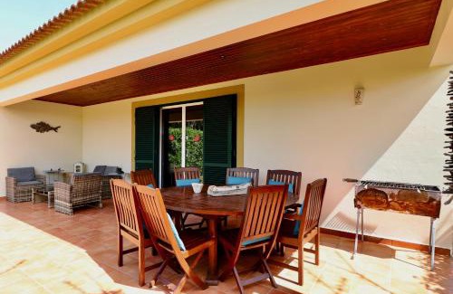 Campo de Baixo Villa | Casa das Ondas by AnaLodges