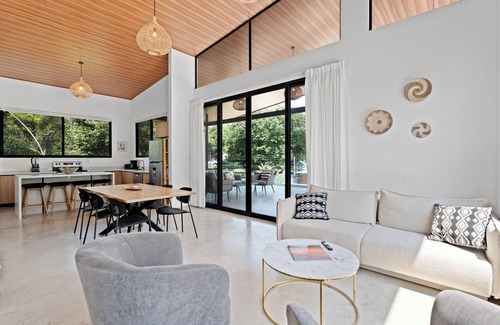 Samara House | Casa Daydream -Modern Oasis in Samara