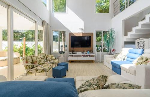 Praia de Barequecaba House | Casa de alto padrão, com 5 suítes, a 50m praia de Barequeçaba
