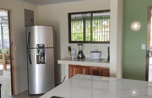 Parrita House | Casa de Amigos