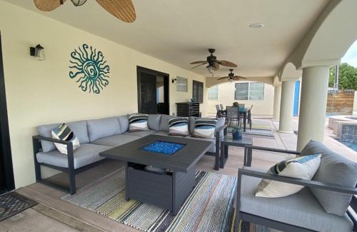 Racquet Club South House | Casa de Arcos with Private Hot Tub