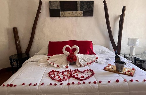 Nueva Gorgona Bed & Breakfast | Casa de Campo Mía, steps from the beach!