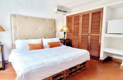 Nueva Gorgona Bed & Breakfast | Casa de Campo Mía, steps from the beach!