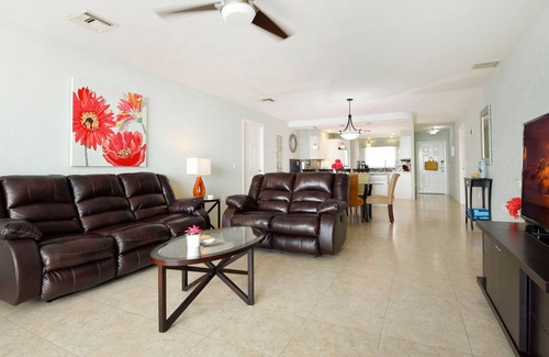 Colonia Andres Condo | Casa de Esperanza 8th Flr Penthouse PHBS
