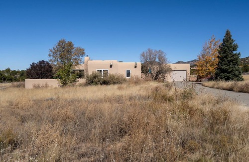 Eldorado at Santa Fe House | Casa De Estrellas | Pet Friendly, Outdoor Space