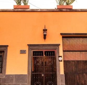 Guadalajara House | Casa de hospedaje -La Abadía de San Pedro