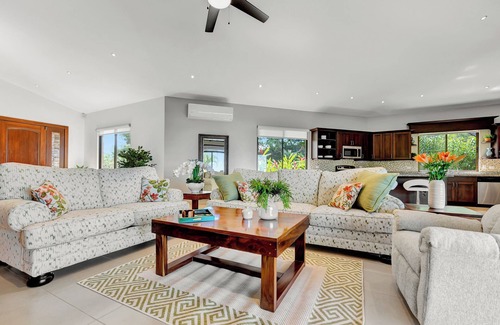Coco House | Casa de la Reina Luxury 3-Bedroom Ocean View Home in Playas del Coco
