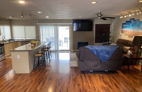 Northeast Heights House | Casa De La Roca