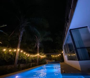 Malinalco Villa | Casa de las Aves - Alberca y Jacuzzi climatizados - Espectaculares vistas