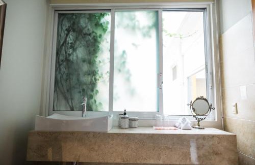 Ruta Independencia Bed & Breakfast | Casa de las Bugambilias B&B