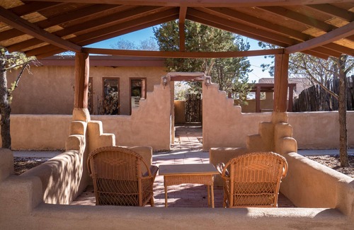 Santa Fe House | Casa de Loco Lobo