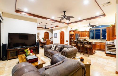 Playa Hermosa House | Casa De Los Sueos