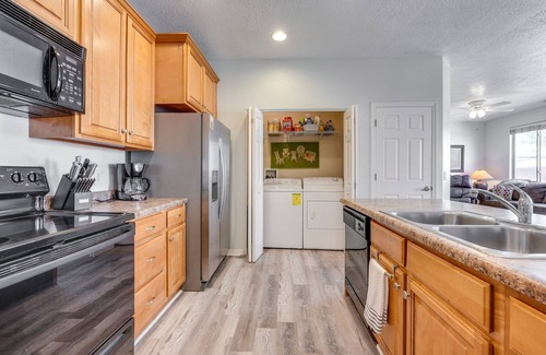 Mesquite Condo | Casa De Lucy by Mesquite Vacation Rentals: Ground level, Community Amenities and over $500 in free daily activities!