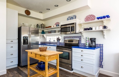 Pirates Beach House | Casa de Mar | Steps from the Shore & Ocean Views