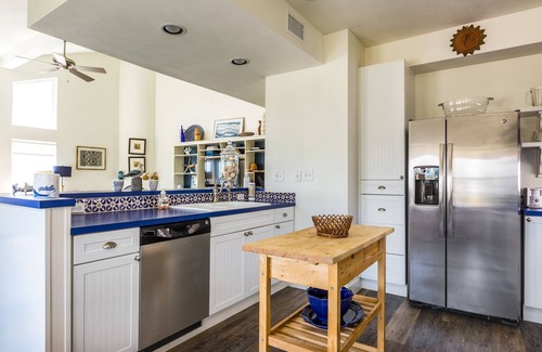 Pirates Beach House | Casa de Mar | Steps from the Shore & Ocean Views