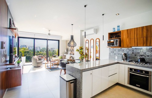 Diaz Ordaz Condo | Casa de Palm Springs | Luxe 2BR in Versalles
