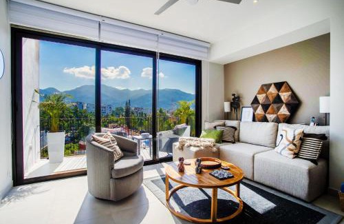Diaz Ordaz House | Casa de Palm Springs, Luxe 2BR in Versalles