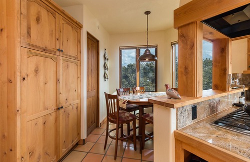 Tesuque Hills House | Casa de Paz | In Gated Community, Stunning Views!