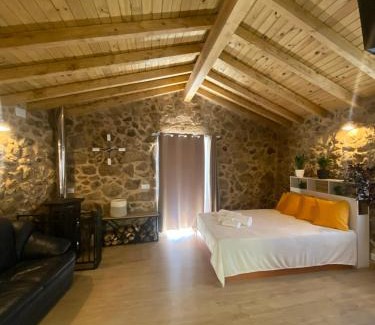 Lobeira House | Casa de Piedra & Relax