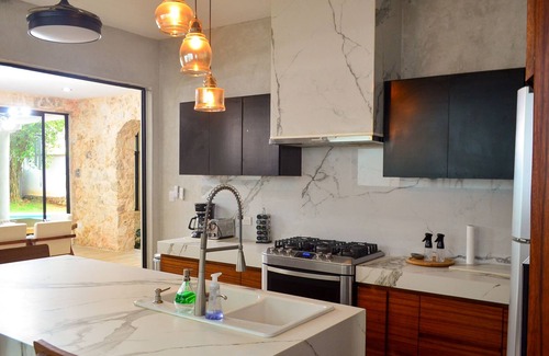 Cancun House | Casa de Piedras
