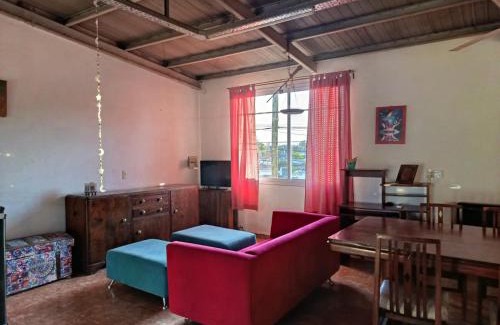 Rio Tercero House | Casa de planta alta en Barrio Escuela