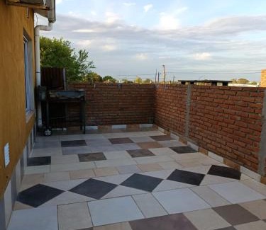 Rio Tercero House | Casa de planta alta en Barrio Escuela