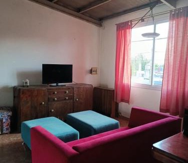 Rio Tercero House | Casa de planta alta en Barrio Escuela