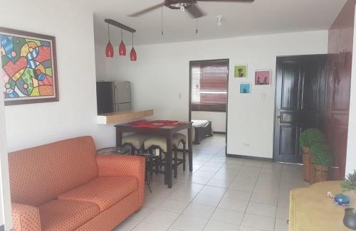Jaco House | Casa de playa Herradura con piscina y jacuzzi