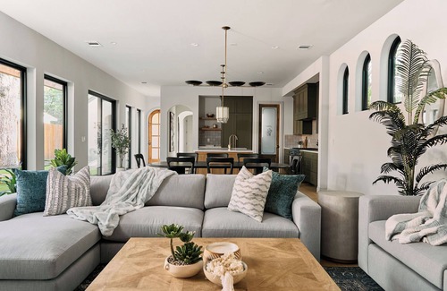 Govalle House | Casa De Prado by Lux Tiny Resorts