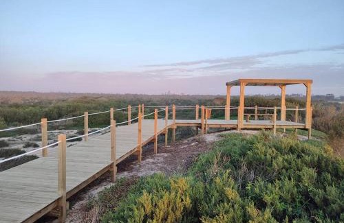 Marinha das Ondas House | Casa de Praia acolhedora/Cosy beach house