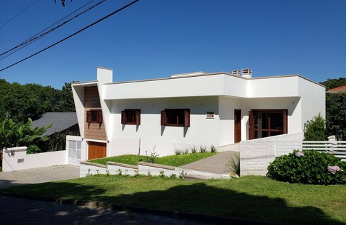 Ararangua House | Casa de Praia Alto Padrão