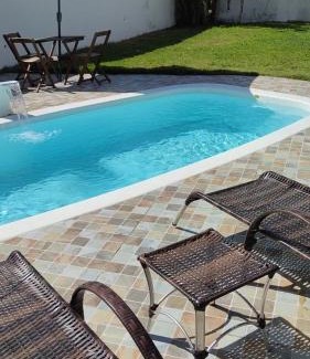 Balneario Mogiano House | Casa de Praia em Bertioga, São Paulocom Piscina Ar Condicionado Wifi a 500m do Mar