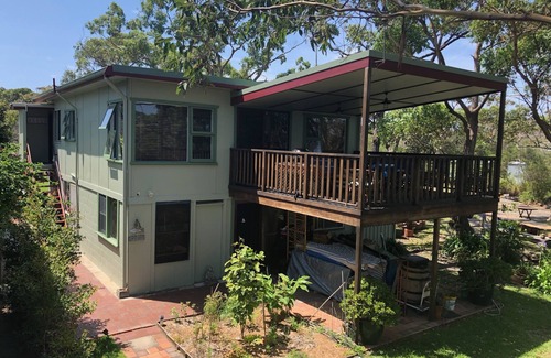 Currarong Apartment | Casa De Rosa - close to the bush and the sea