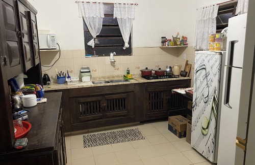 Rio das Ostras House | Casa de Seis Suítes, um Quarto e Duas Salas. Paraíso na Beira do mar