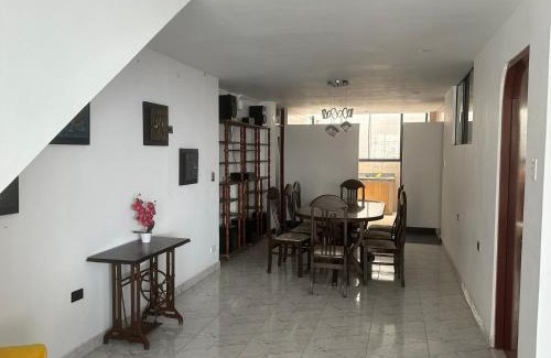Santiago de Surco Apartment | Casa de Stephano