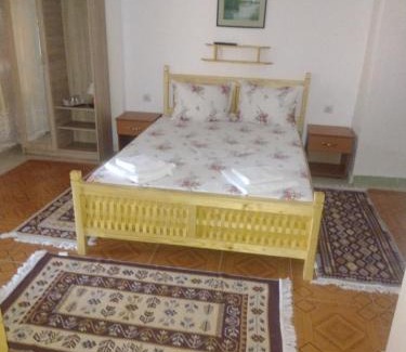 Jibert Bed & Breakfast | Casa de vacanta Puiu