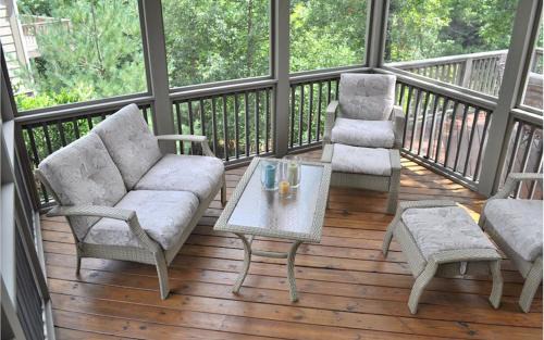 Big Canoe House | Casa del Lago - Enjoy lake views from the decks relax on the screened-in deck