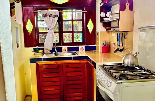 Bahia de la Academia Bed & Breakfast | Casa del Lago Lodging House