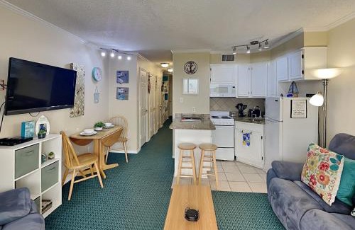 Galveston Apartment | Casa Del Mar 101 - Beachfront Resort